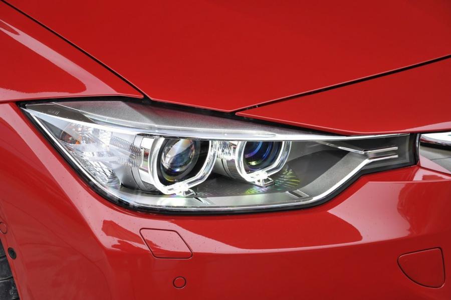  BMW 3-Series 2012 года  (фото 8 из 191)